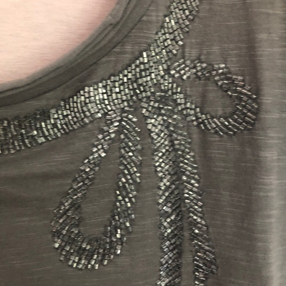 Loft new tee shirt with beaded - Picture 2 of 7